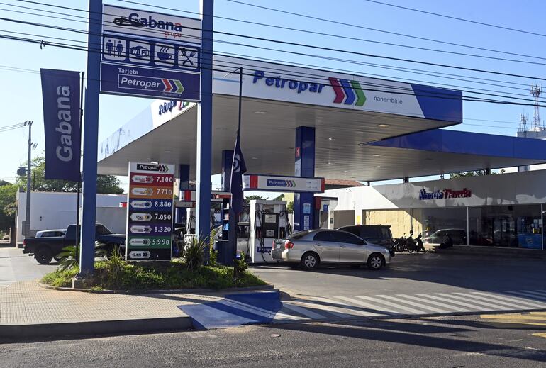 subsidio-a-combustibles:-importadores-cuestionan-beneficio-a-emblemas-privados-–-nacionales-–-abc-color