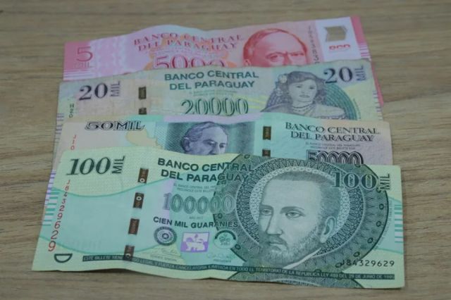 el-gobierno-de-paraguay-oficializa-reajuste-«equilibrado»-del-5-%-del-salario-minimo